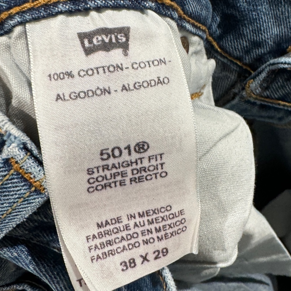 Levi’s Men’s 501 Straight Fit 100% Cotton Button Fly Denim Blue Jeans Size 38 - Picture 15 of 16